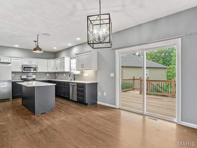 Building Photo - 1200 Gregerson Ct