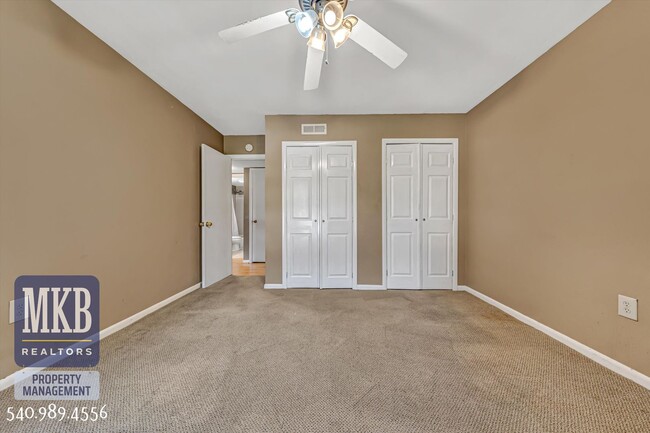 Building Photo - 5260 Crossbow Cir
