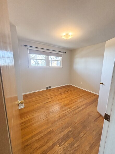 Building Photo - 24 E Dalton Ave