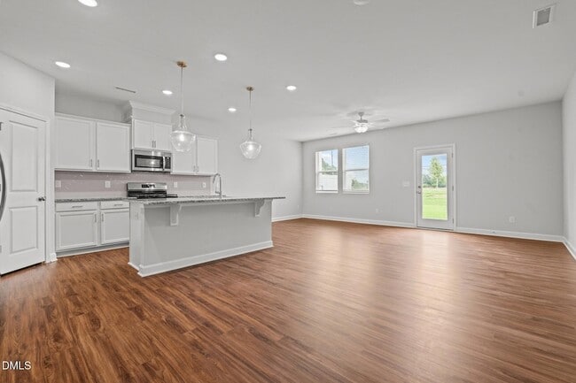 Building Photo - 45 Village Edge Dr