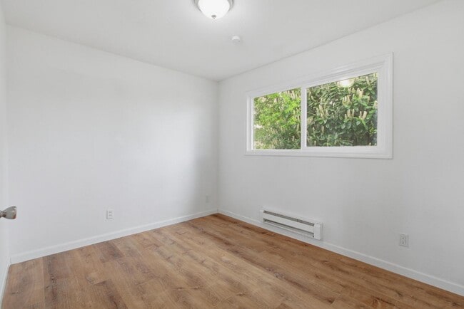 Building Photo - 3416 S Thompson Ave