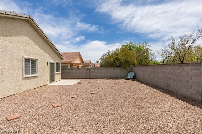 Building Photo - 10959 Pumpkin Ridge Ave