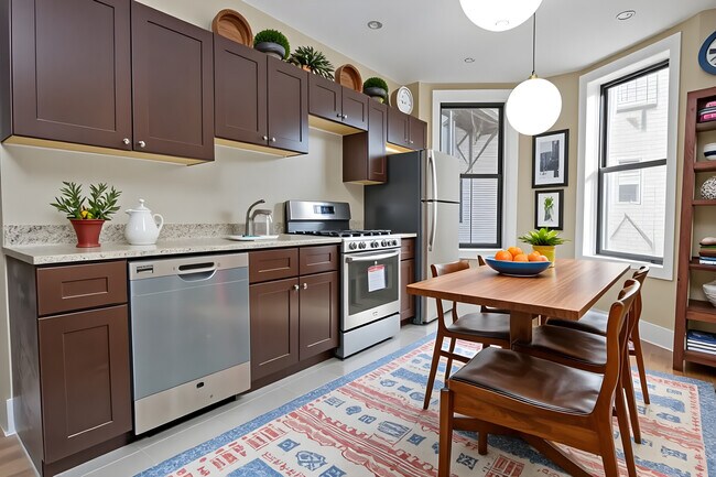 Primary Photo - 17 Highgate St