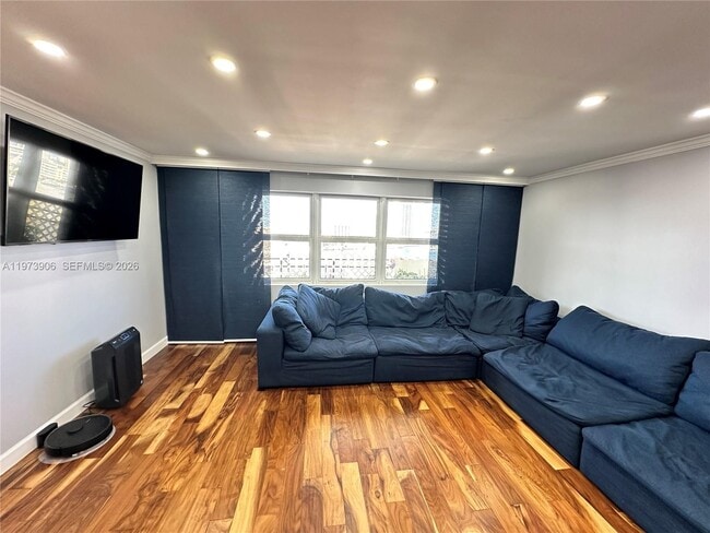 Building Photo - 401 Golden Isles Dr