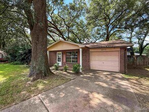 Building Photo - 5240 Catalina St