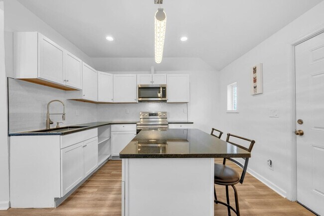 Building Photo - 3838 Bagley St