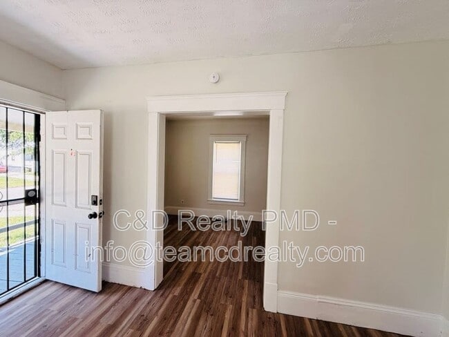 Building Photo - 1209 E 167th St