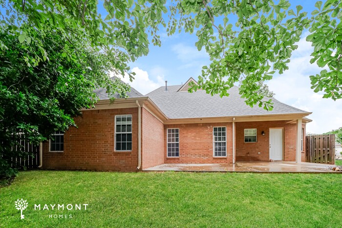 Building Photo - 8441 Shady Elm Dr