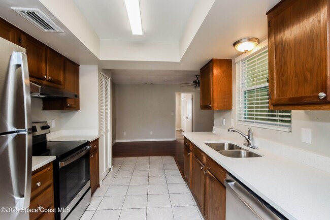 Building Photo - 834 Gera Ave NW