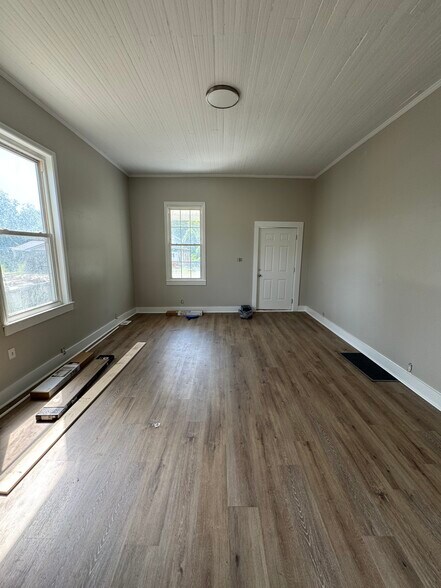 Living Room - 712 Maryland St