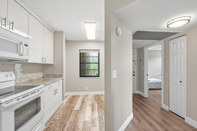 Building Photo - 10401 W Broward Blvd