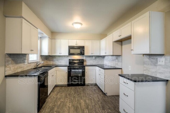 Building Photo - 15300 E 36th Terrace S