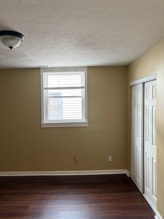 Building Photo - 855 Humler St