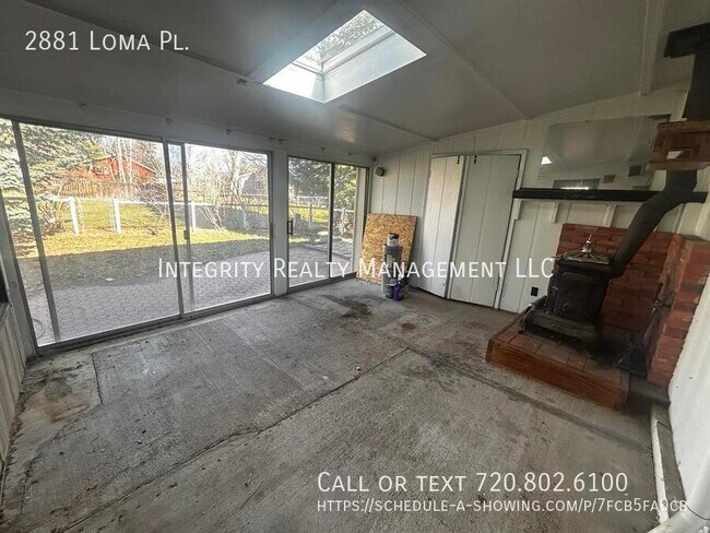 Building Photo - 2881 Loma Pl