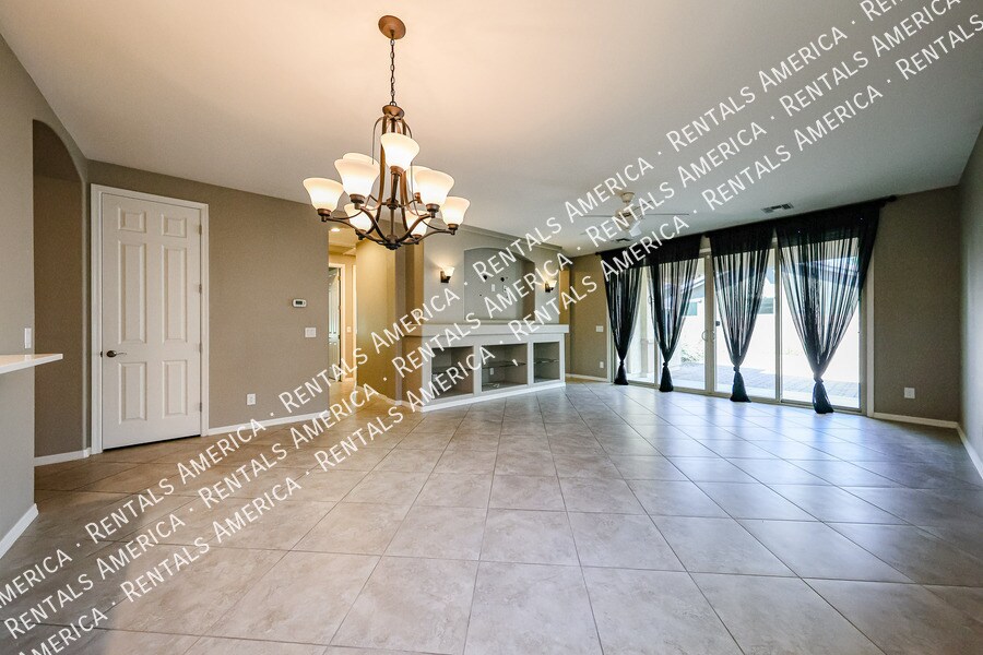 Building Photo - 276 E Coconino Dr