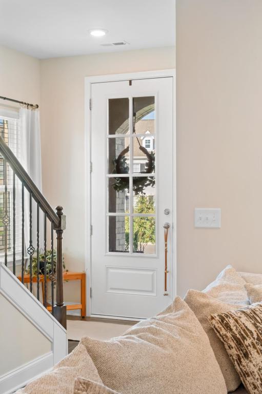 Building Photo - 722 Hahn Ct