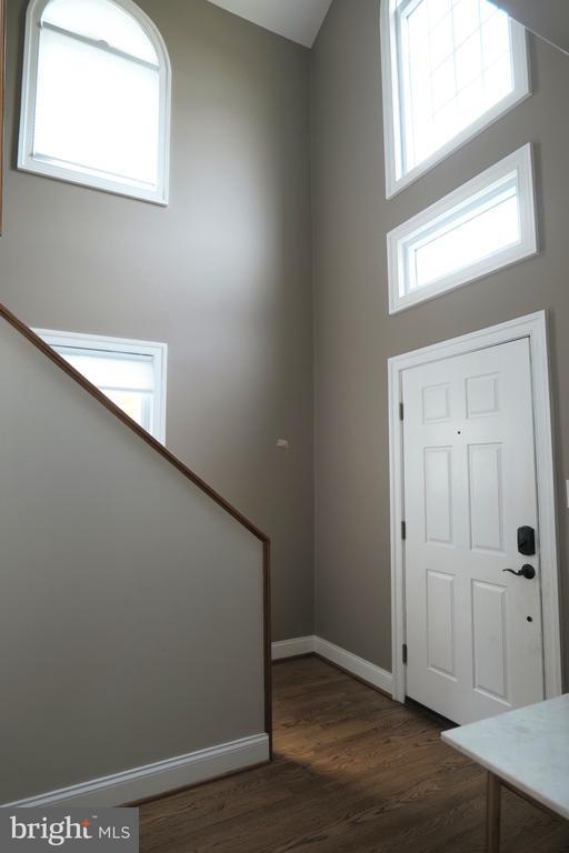 Building Photo - 4536 Fairfield Dr