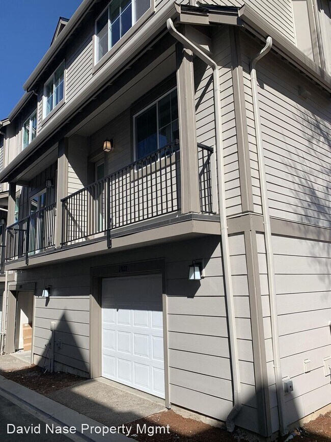 Building Photo - 4 br, 3.5 bath House - 17022 SW Lemongrass...