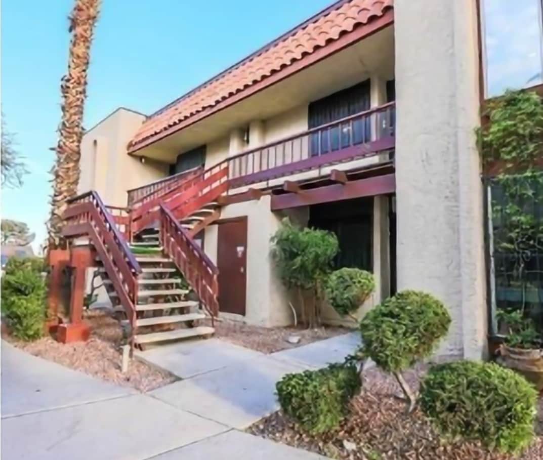 Building Photo - 3152 S Eastern Ave