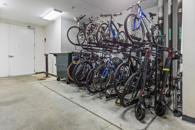 Building Photo - 80 Broad St