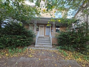 Building Photo - 444 N 5th St