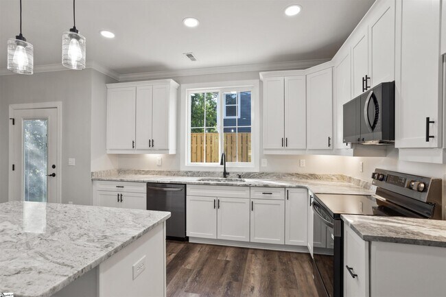 Building Photo - 401 Old Augusta Rd