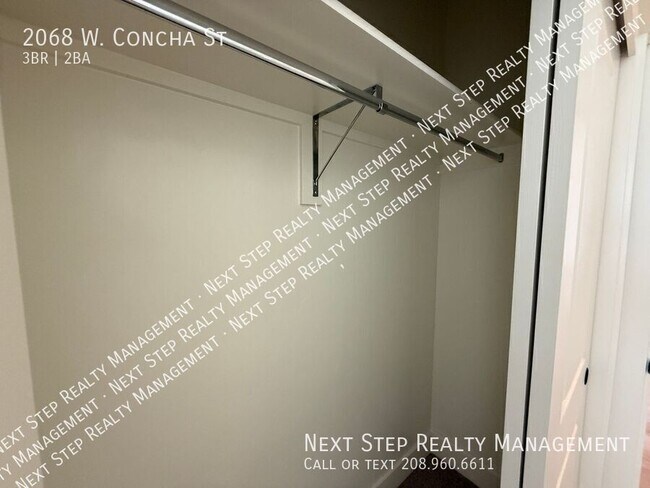 Building Photo - 2068 W Concha St