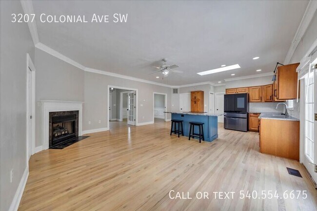 Building Photo - 3207 Colonial Ave SW