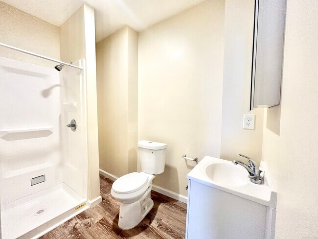 Building Photo - 135 W Main St