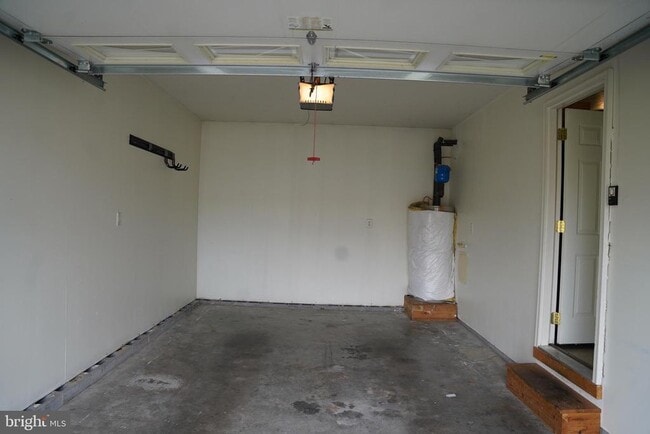 Building Photo - 122 Sinker Dr