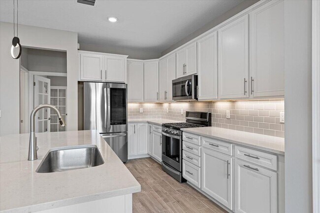 Building Photo - 10437 SW Captiva Dr