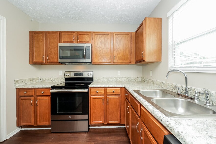 Building Photo - 5576 Dory Dr