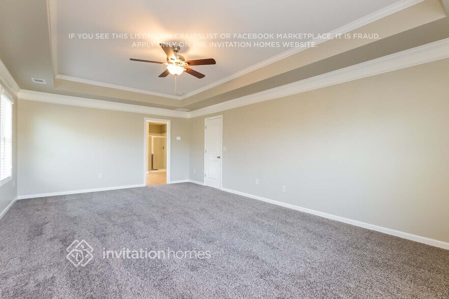 Building Photo - 5735 Aspen Dr