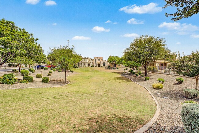 Building Photo - 26616 N Babbling Brook Dr