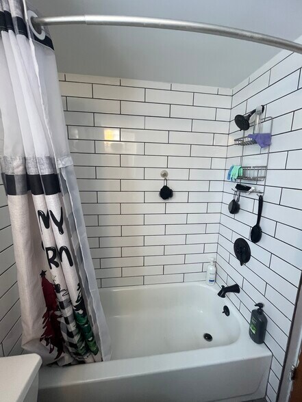 Building Photo - 59 Brookview Dr