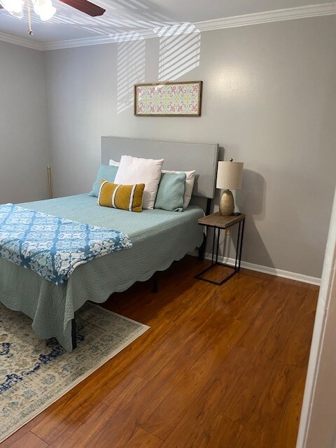 Building Photo - 1002 Woodland Vlg