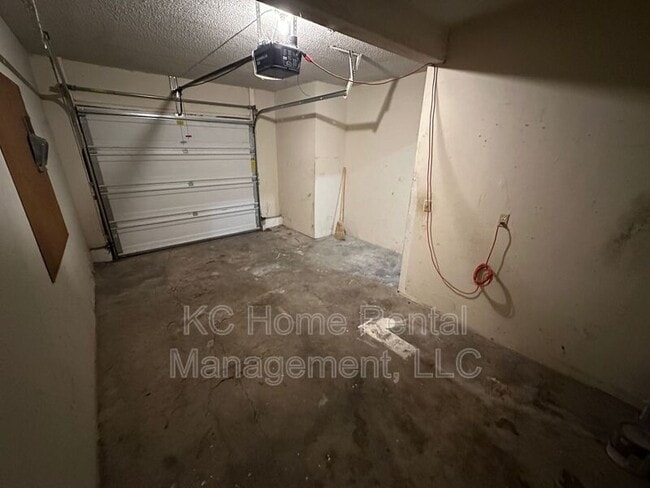 Building Photo - 426 Castle Dr