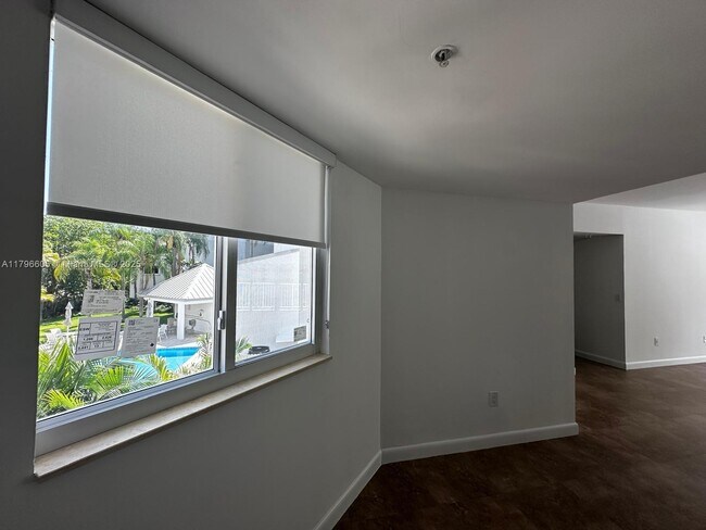 Building Photo - 50 Ocean Ln Dr