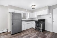 Building Photo - 1548 S 61st Ct