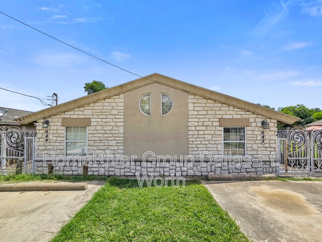 Building Photo - 642 NW 11th St
