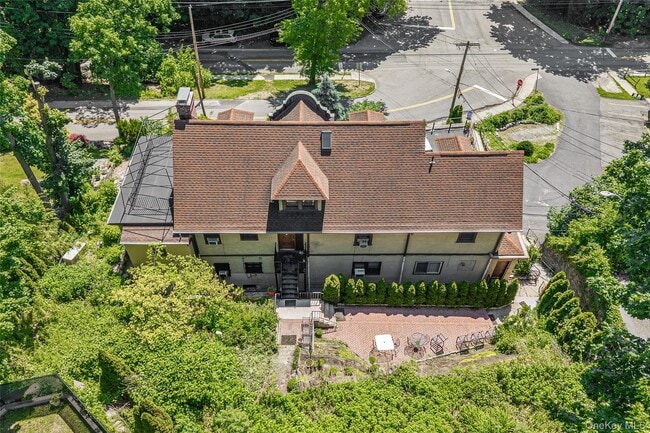 Building Photo - 176 Colonial Pkwy