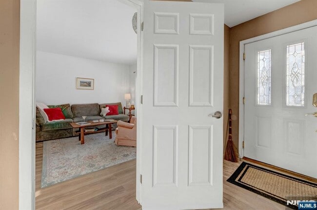 Building Photo - 13 Murray Rd