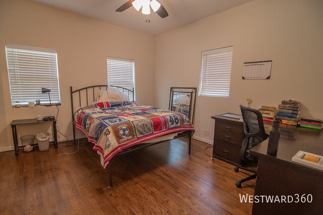 Building Photo - 1709 W Barry Ave