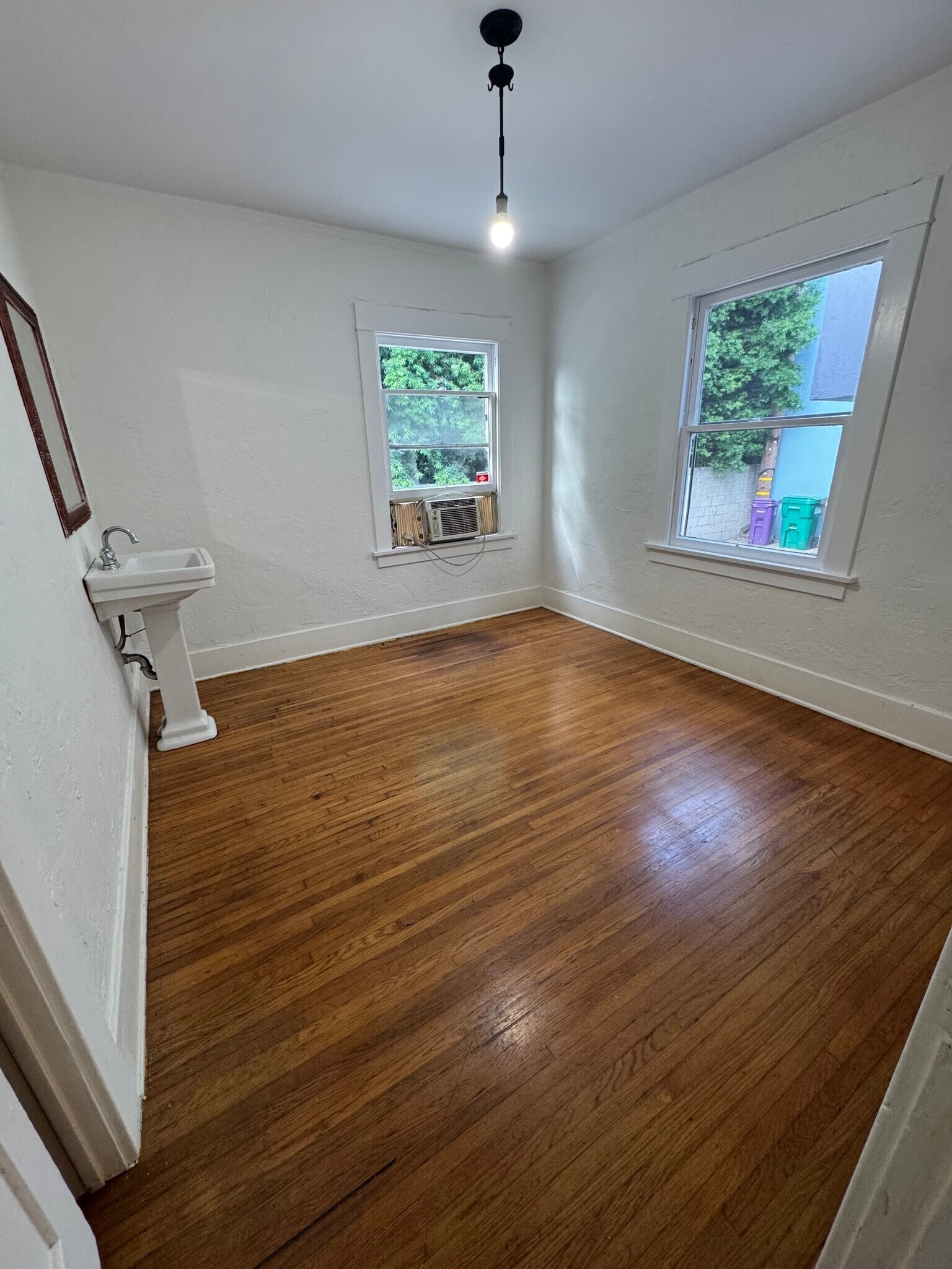 Building Photo - 341 Redondo Ave