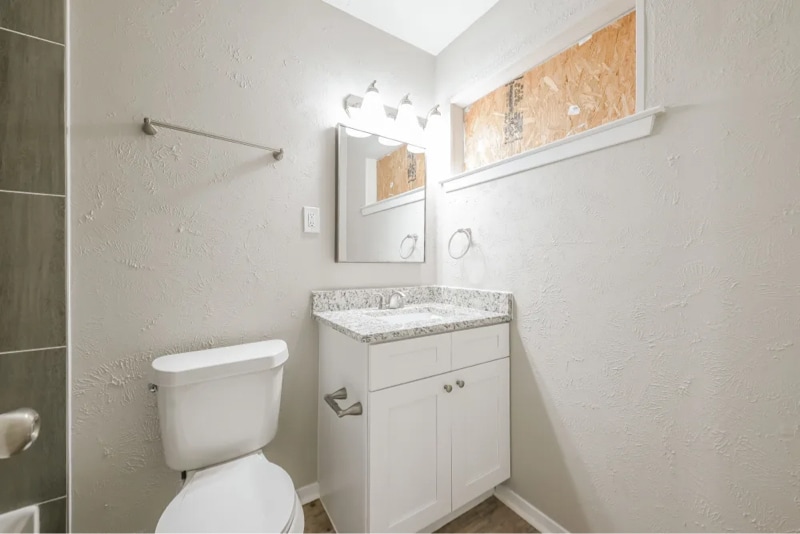 Building Photo - 3004 Albany Dr