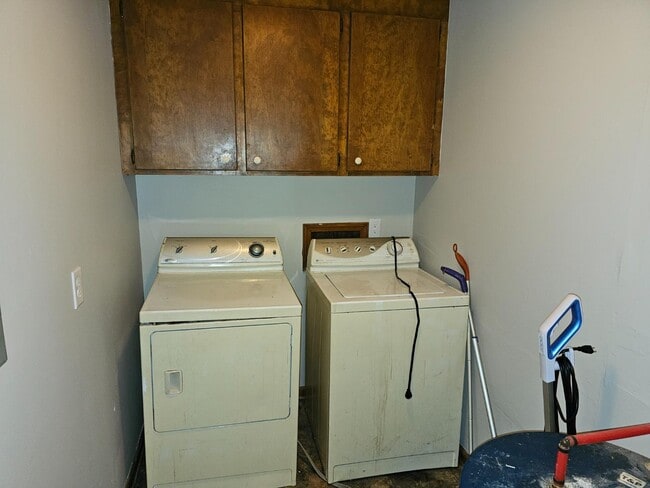 Building Photo - 3904 Persimmon St