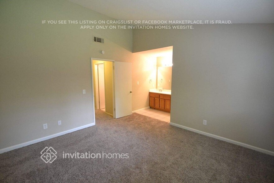 Building Photo - 5032 Laguna Park Dr