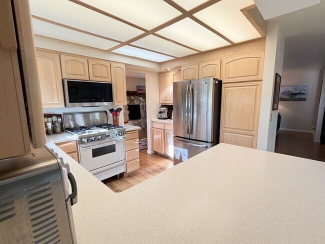 Building Photo - 6841 Crooked Tree Dr