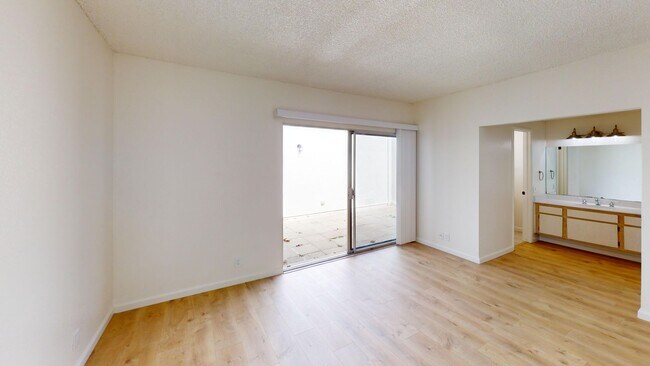 Building Photo - 83 Del Oro Ct