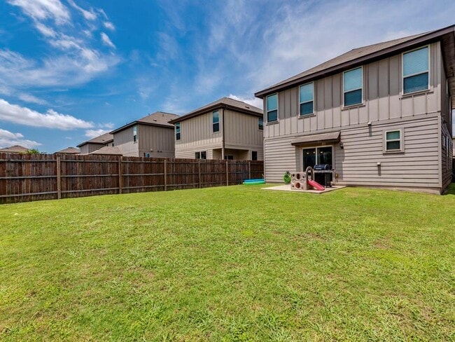 Building Photo - 16101 McAloon Way